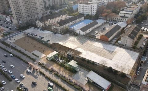 閑置地變身便民停車場，居民告別停車難，共享便捷新生活